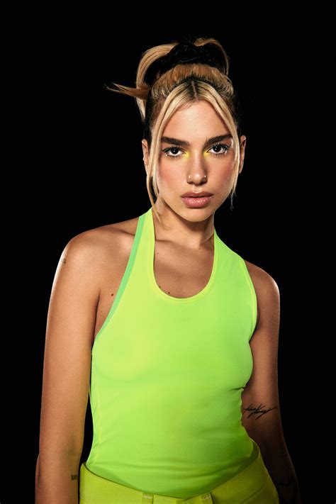 costume dua lipa fisico|dua lipa physical outfits.